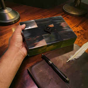 Caja decorativa hecha a mano con acabado premium de cuerno de búfalo y buey al mejor precio. - Product Image 2