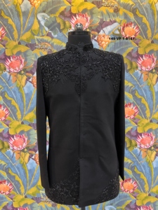 Costume Jodhpuri Jet Black TR Lachka Cyber Hex à motif hexagonal superposé et médaillon 3D, Blazer Bandhgala pour marié - Product Image 6