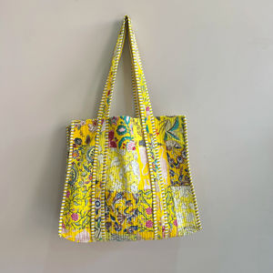 Bolsa de Mano Grande de Algodón Ecológico Amarillo, Estilo Boho, con Parches y Diseño Floral, Cierre de Cremallera y Asa para el Hombro - Product Image 6