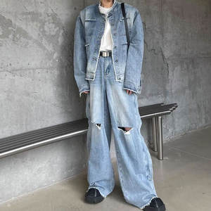 Conjunto de Mezclilla Vintage de 2 Piezas para Hombre y Mujer, Chaqueta Lavada con Degradado Retro Americano + Jeans de Diseñador Desgastados, Estilo Gótico Punk Urbano - Product Image 1