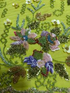 Tissu Laminé HDPE Tissé 100% Acrylique Brodé à la Main Perlé et Lourd pour Accessoires Féminins - Product Image 4