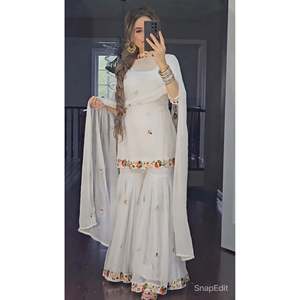 เซ็ตชุดปาร์ตี้ออกแบบโดยดีไซเนอร์สำหรับผู้หญิง sharara plazzo dupatta - Product Image 1