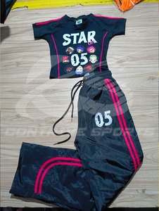 Ensemble deux pièces pour homme : T-shirt personnalisé imprimé avec patch et pantalon en nylon évasé, style survêtement d'été - Product Image 6