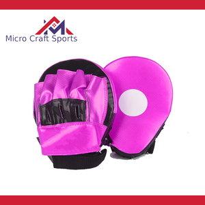 Équipement professionnel de boxe : Palettes de frappe en cuir personnalisées pour l'entraînement de boxe et d'arts martiaux – Qualité pakistanaise - Product Image 4