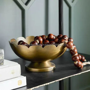 Bol de service élégant en laiton pour la décoration de table festive avec finition martelée artisanale traditionnelle - Product Image 5