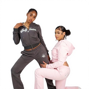 Conjunto de Sudadera con Capucha Premium para Mujer, con Pantalones Deportivos de Pierna Recta y Tela de Felpa Ligera - Product Image 6
