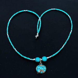 สร้อยคอลูกปัดสีเทอร์ควอยส์ทำด้วยมือจี้กลมจี้เงินสำเนียง Boho ของขวัญเครื่องประดับที่เรียบง่าย - Product Image 3