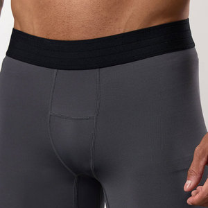 Nouvelle Arrivée Short Homme Léger, Coupe Slim, Respirant, Haute Qualité, Tendance, Idéal pour la Course, l'Entraînement et la Gym, Personnalisable avec Logo - Product Image 3