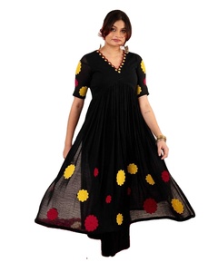 Kurtis en rayonne lourde nouvellement lancé avec travail manuel et broderie Collection Eid de style indien vente de robe 2025 - Product Image 1