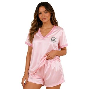 Ensemble de pyjama en satin rose clair personnalisé pour femmes, haut à manches courtes col en V et short, logo personnalisé, vêtements de nuit doux, OEM ODM. - Product Image 1