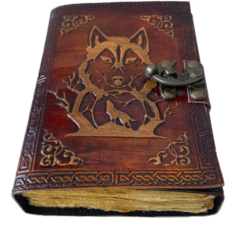 Lobo antigo gravado couro diário com metal encerramento amarelo livro de convidados Handmade Paper Gift para ele seus pais dia pessoal