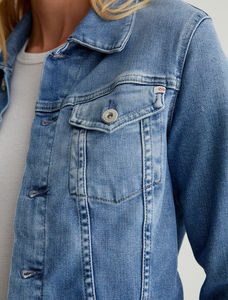 Chaqueta de mezclilla ligera para mujer, ideal para viajes y uso diario, diseño perfecto para combinar en capas, chaqueta vaquera elegante para mujer - Product Image 5