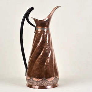 Jarra de cobre estilo vintage, elegante y hecha a mano, perfecta para catering, uso familiar y decoración de cocina, procedente de la India. - Product Image 1