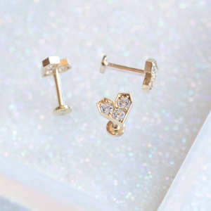 Boucles d'oreilles clous en or massif 14 carats en forme de cœur avec diamants de laboratoire, vente en gros, bijoux fins, clous d'oreilles en diamants de laboratoire, directement de l'usine - Product Image 4