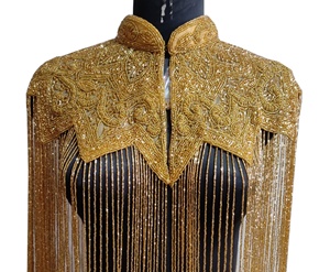 Capes d'hiver sur mesure de style égyptien en or, brodées à la main, avec des franges en perles scintillantes, de couleur or momie - Product Image 2