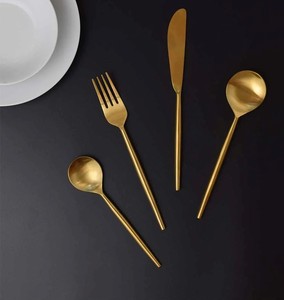 Collection de couverts modernes en or miroir – Ensemble de couverts en acier inoxydable pour une expérience culinaire élégante - Product Image 1
