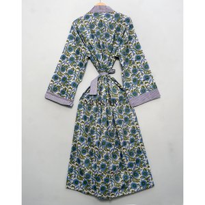 Kimono de Mujer 100% Algodón Orgánico Hecho a Mano, Estilo Tradicional, Estampado Floral, Cuello en V, Cierre con Cordón, Transpirable para Verano - Product Image 5