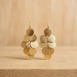 Pendientes Colgantes de Latón Macizo con Baño de Oro de 18k para Mujer, Elegantes y Modernos, Diseño Minimalista, Última Moda, Venta al por Mayor - Product Image 6