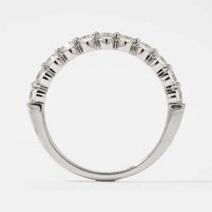 แหวนเพชรทรงกลม 0.71 กะรัต ทองคำขาว 14K ดีไซน์หรูหรา ประดับเพชรแล็บโกรว์ ครึ่งวงนิรันดร์ แหวนหมั้นทองคำขาว เครื่องประดับชั้นดีทันสมัย - Product Image 5