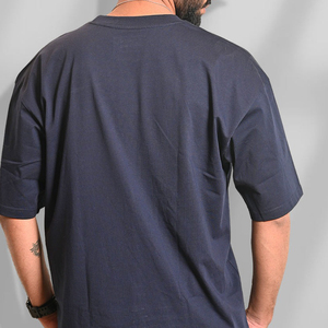 เสื้อยืดโอเวอร์ไซส์ผู้ชาย ผ้าคอตตอนหนา 100% ทรงบ็อกซี่ ไหล่ตก สไตล์สตรีทแวร์ลำลอง ทรงหลวม  แบบเรียบๆ สำหรับใส่เองได้ - Product Image 4