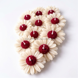 Velas flotantes artesanales con forma de flor de zinnia – Decoración estética de cera de soja con diseño escultural - Product Image 3