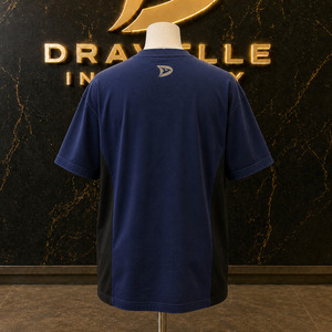 เสื้อยืดสตรีทแวร์ทรงโอเวอร์ไซส์สุดหรู สีกรมท่าเข้ม ผ้าคอตตอนเจอร์ซีย์เนื้อหนา พร้อมลายปักตราสัญลักษณ์ราชวงศ์ - Product Image 2