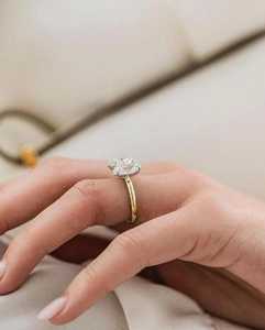 Anillo Toi Et Moi Único con Moissanita de 1 Quilate en Forma de Pera y 0.60 Quilates en Corte Marquesa, Oro Sólido de 14K, Regalo de Boda o Propuesta para Parejas - Product Image 3