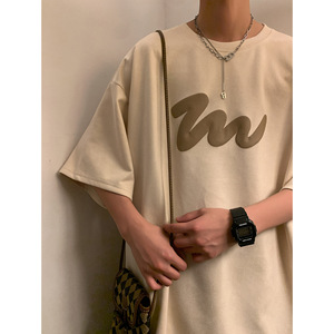 เสื้อยืดผู้ชายสไตล์สตรีทแวร์ แขนครึ่งตัว พิมพ์ลายพัฟฟ์ ทรงโอเวอร์ไซส์ แฟชั่นฮิปฮอป สวมใส่สบาย ผ้าฝ้าย ระบายอากาศได้ดี น้ำหนักเบา เหมาะสำหรับฤดูร้อน ทันสมัย - Product Image 4