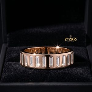 Anillo de Eternidad de Oro de 14K con Corte Baguette, Anillo de Boda de Diamantes, Elegante Anillo Apilable para Aniversario - Product Image 4