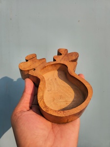 Recipiente de Madera con Forma de Reno Navideño para Velas, Marca Curio Craft |   Recipiente Rústico Hecho a Mano y Tazón Decorativo - Product Image 1