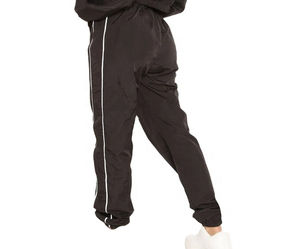 Ensemble de survêtement pour homme avec sweat à capuche patchwork à jambes larges, coupe-vent contrastant avec broderie, coupe carrée courte, style fabricant - Product Image 5