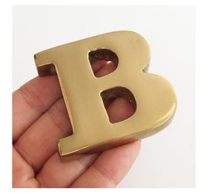 Prensapapeles de Latón Macizo Hecho a Mano con Diseño de Letra B, Accesorios de Escritorio de la Mejor Calidad a un Precio Increíble - Product Image 1