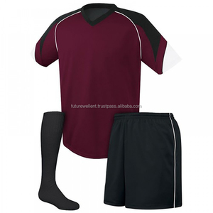 Vêtements de football à manches courtes pour hommes, fabriqués sur mesure, vêtements de sport respirants avec logo, bonne qualité, vente du Pakistan - Product Image 5