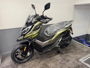 Scooter Moped ADV SST 125 de 125cc de Última Generación y Alta Calidad, Legal para Principiantes, 1 Año de Garantía, Envío Inmediato Hoy - Product Image 2