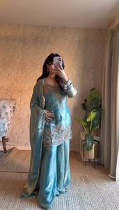 Ensemble de costume palazzo brodé de luxe pour femmes – Kurta de créateur pour fêtes et occasions spéciales avec dupatta - Product Image 1