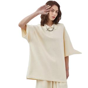 Vente en gros polo et short surdimensionnés à manches courtes chemises boutonnées gaufrées style urbain pour femmes coupe ample à épaules tombantes - Product Image 3