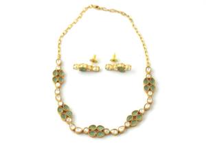 Pendientes de latón chapados en oro de 18k, joyería hecha a mano para ella - Conjunto de collar y pendientes - Product Image 4