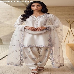 Conjunto de Salwar-Suit-Dupatta de Satén Malai de Primera Calidad con Bordado Multihilo y Listo para Usar, Exportador de Moda Femenina - Product Image 1