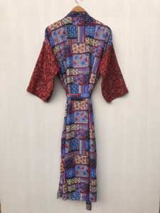 Bata Kimono de Seda de Lujo para Mujer con Estampado de Animales de la Selva, Cuello en V, Manga Larga, para Eventos y Celebraciones - Product Image 4