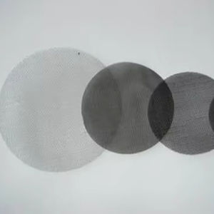 ชุดตะแกรงกรองแบบวงกลมสำหรับการรีไซเคิลพลาสติกและการแปรรูปโพลิเมอร์ ขนาด 20-300 ไมครอน ผลิตจากสแตนเลส 304 สำหรับการกรองเมลต์ - Product Image 1