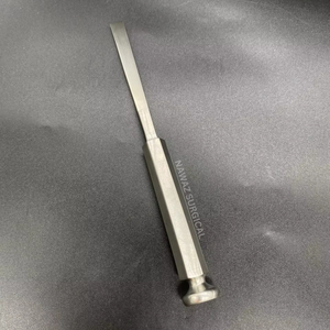 Osteotome chirurgical Stille – Ciseau à os à lame droite en acier inoxydable 10 mm |   Instruments chirurgicaux orthopédiques |   Taille personnalisée - Product Image 1