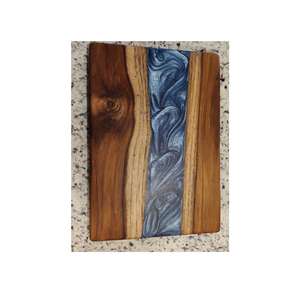 Tabla de cortar de lujo de madera y resina epoxi para cortar frutas, verduras y carne, tabla de cortar moderna para uso en la cocina. - Product Image 1