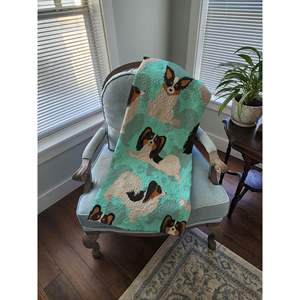 Tricolor Papillon Artwork Pattern Manta acolchada Suave y ligera 50x60 para cama Sofá para mascotas - Product Image 4