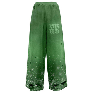 Chándal con estampado gráfico gótico personalizado, de algodón 100% de alto gramaje, con lavado vintage y pantalones acampanados con pedrería, para venta al por mayor - Product Image 3