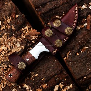 Cuchillo Hecho a Mano con Hoja Fija de Acero de Damasco, Borde Parcialmente Dentado, Mango de Madera, Duradero, Ligero, Multifuncional y Fácil de Transportar - Product Image 2