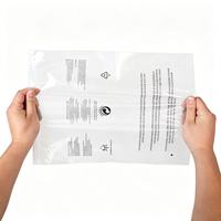 Sac à fermeture éclair en CPE givré imprimé sur mesure pour l'emballage des vêtements, sac en plastique mat à fermeture éclair avec logo, sacs de rangement pour vêtements