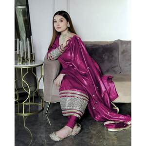 Kurti กางเกงผ้าไหมปักลายพร้อมไวน์ dupatta - Product Image 1