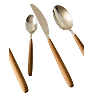 Juego de cubiertos de acero inoxidable con mango de bambú natural ecológico, vajilla de diseño moderno para el hogar y hoteles. - Product Image 4