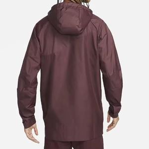 Chaqueta Cortavientos con Capucha Personalizada para Hombre, Impermeable, Ligera, Deportiva, Informal, con Cierre, Color Borgoña, Estilo Urbano - Product Image 3