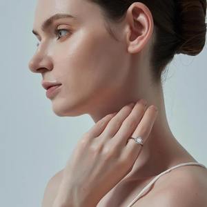 Bague en diamant de qualité supérieure, style minimaliste moderne et pierres de haute clarté, disponible au meilleur prix du marché. - Product Image 3